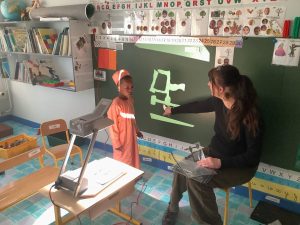 Jessica cherche avec nous…